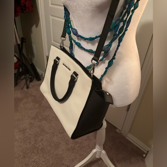 Michael Kors Selma Optic White/Black Satchel - Picture 2 of 6